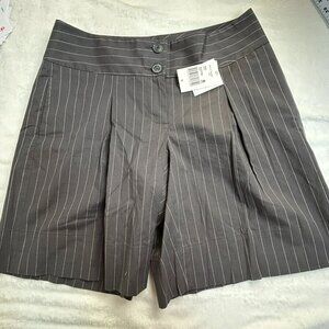 Cabi Women's Trolly Pinstripe High Rise Pleated Casual Bermuda Short Black 8 NWT